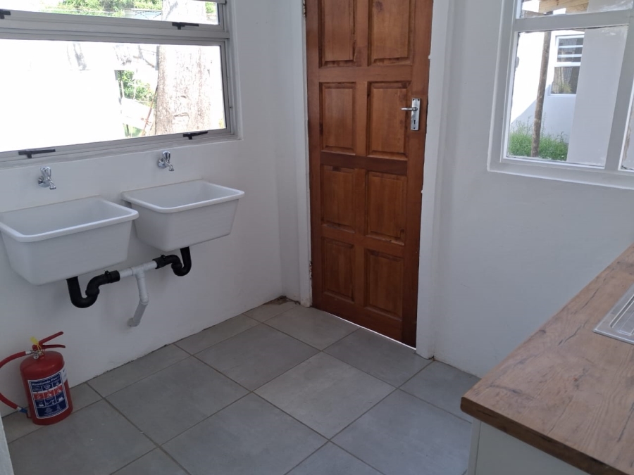 To Let 1 Bedroom Property for Rent in Quigney Eastern Cape